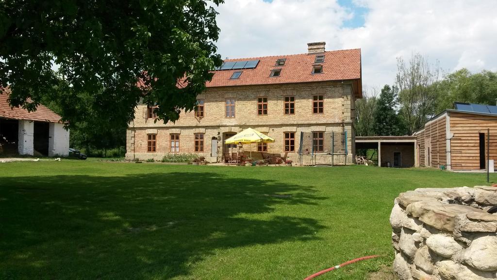 Rekreacni Areal Dvur Honetice Otel Dış mekan fotoğraf